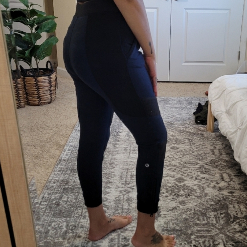 🍋Lululemon moto joggers with side zippers